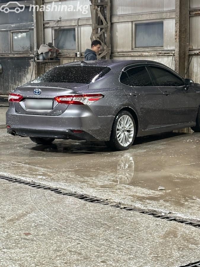 Toyota Camry VIII (XV70)