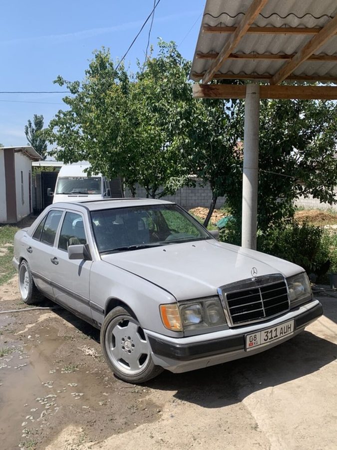 Mercedes-Benz W124