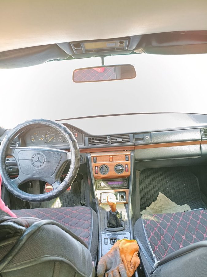 Mercedes-Benz W124