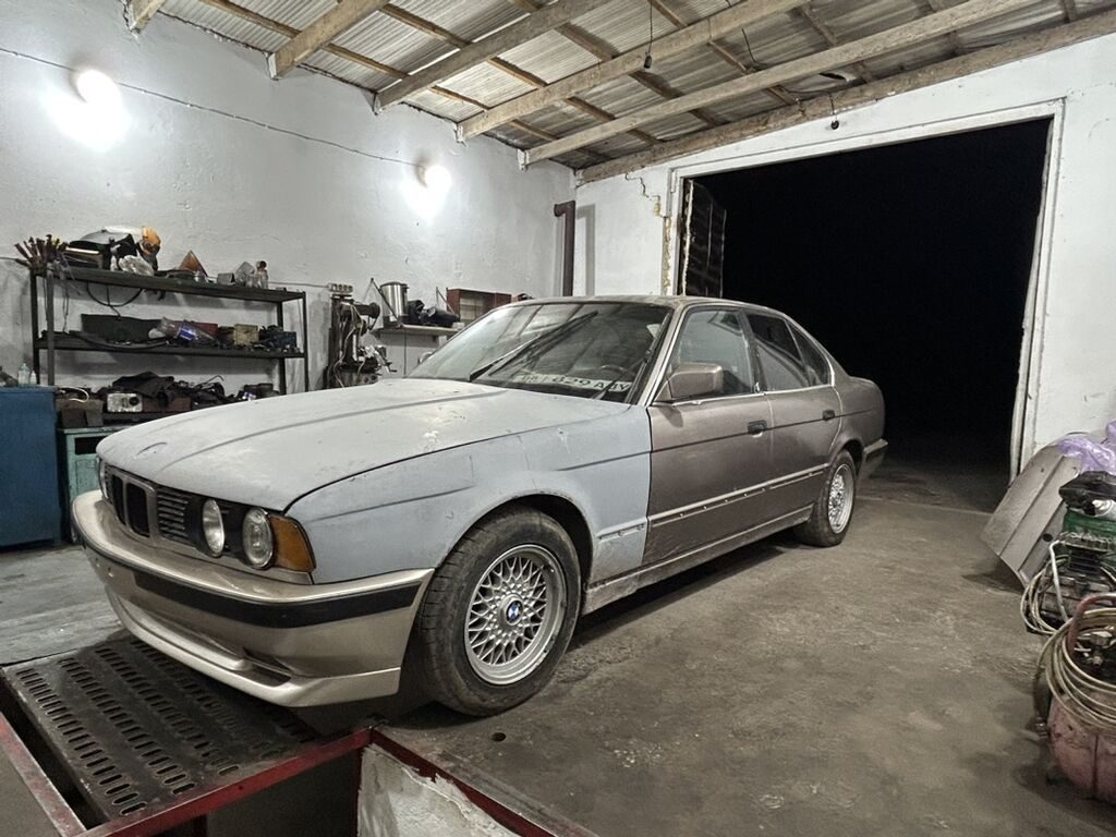 BMW 525