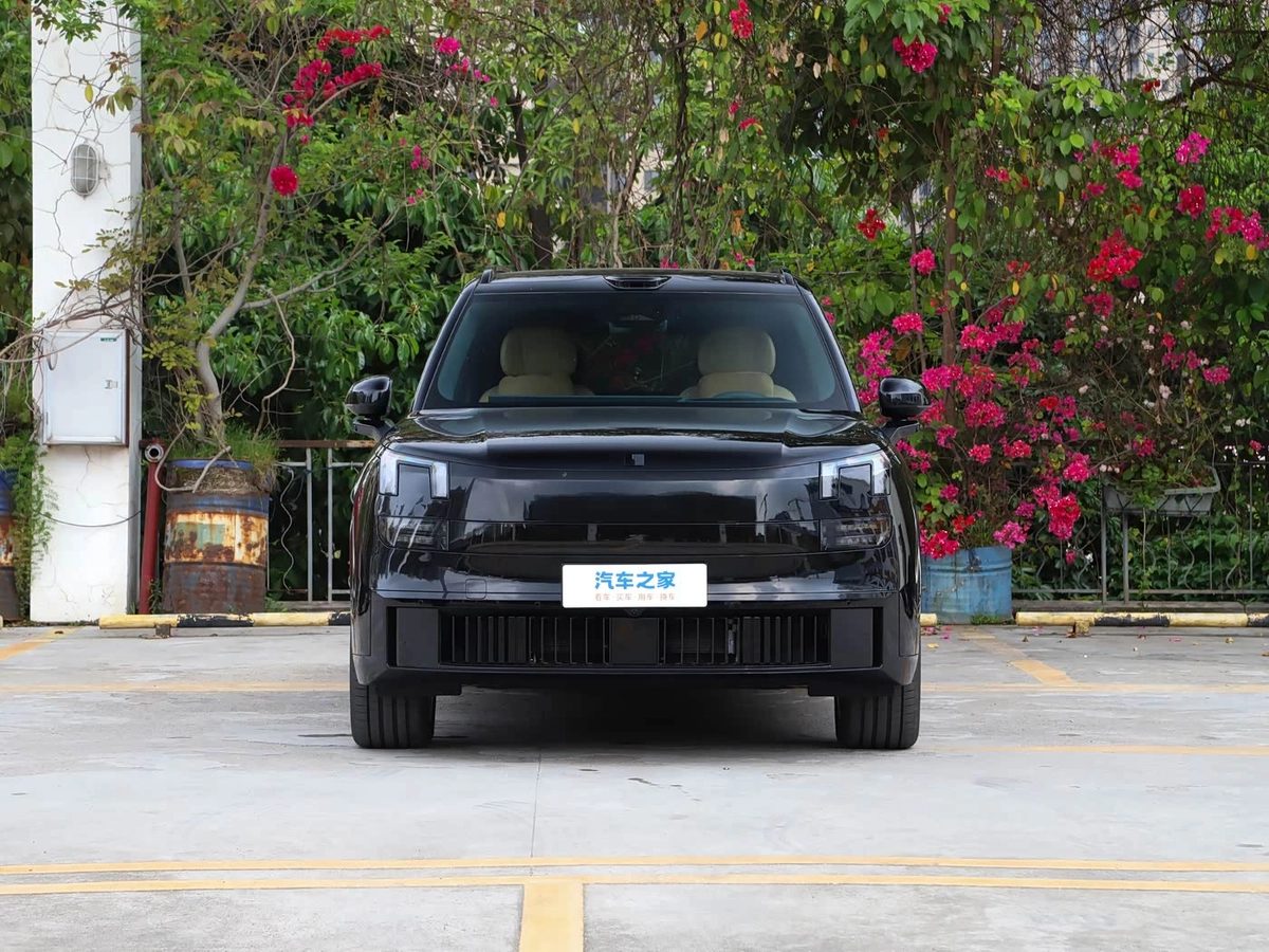 Lynk & Co 900 2026