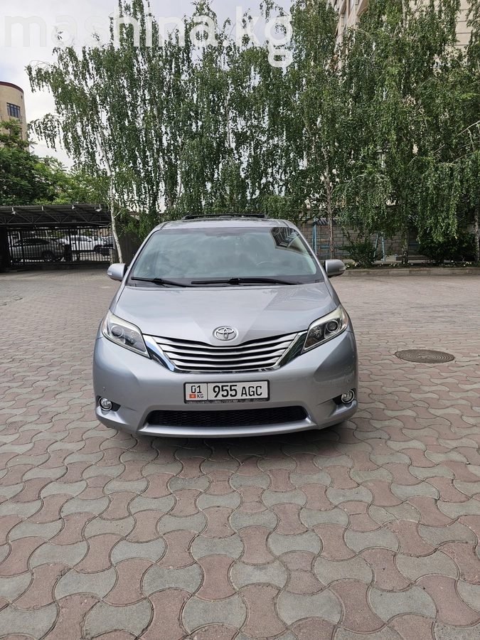 Toyota Sienna III Рестайлинг 2017