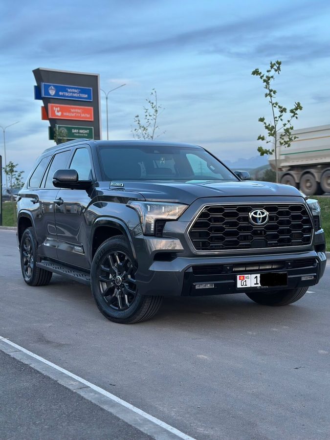 Toyota Sequoia
