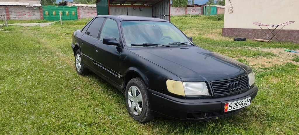 Audi 100