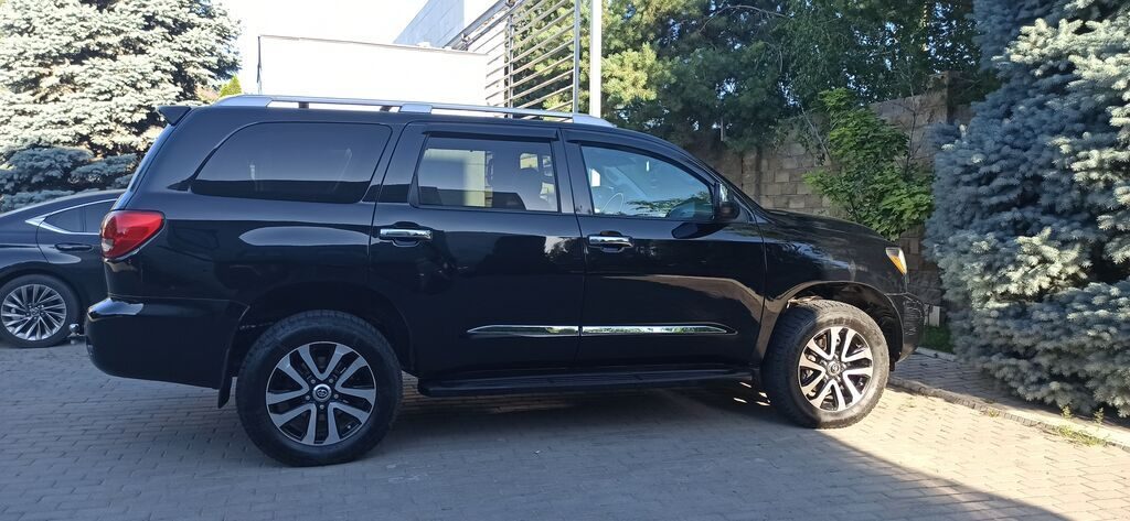 Toyota Sequoia