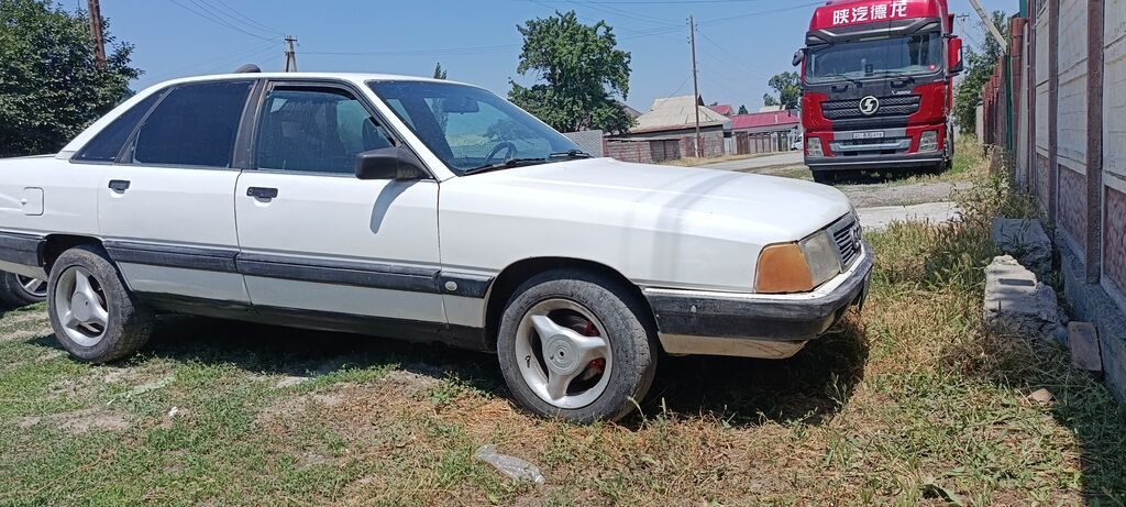 Audi 100