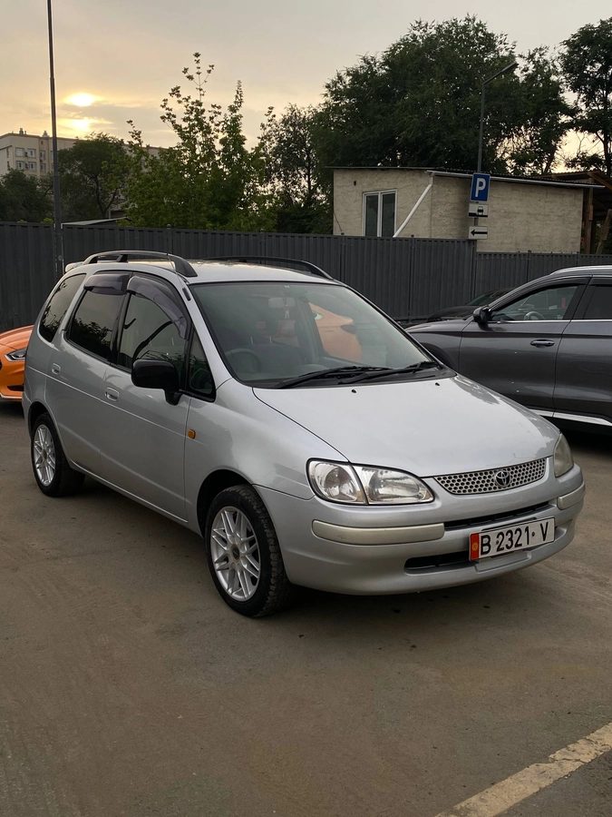 Toyota Corolla Spacio I 1998