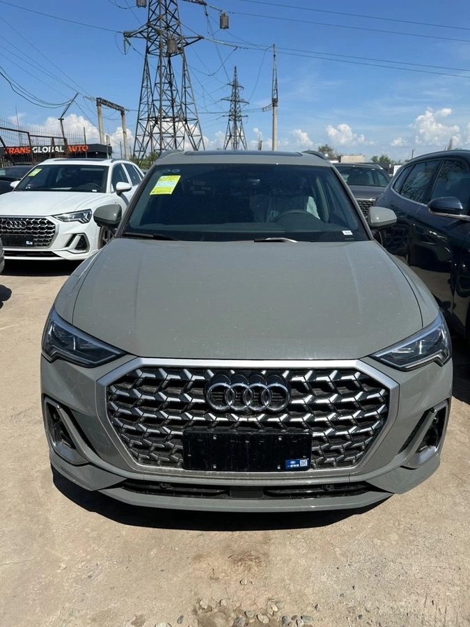 Audi Q3 II (F3) 45 TFSI 2.0 AT 4WD