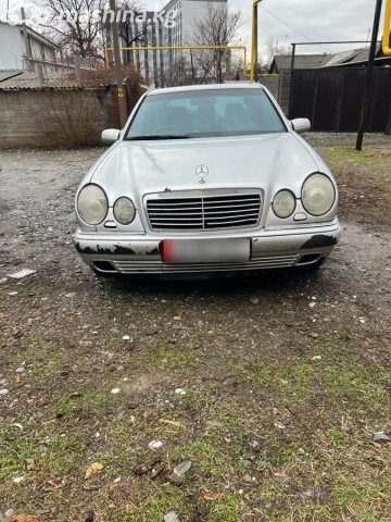 Mercedes-Benz E-Класс