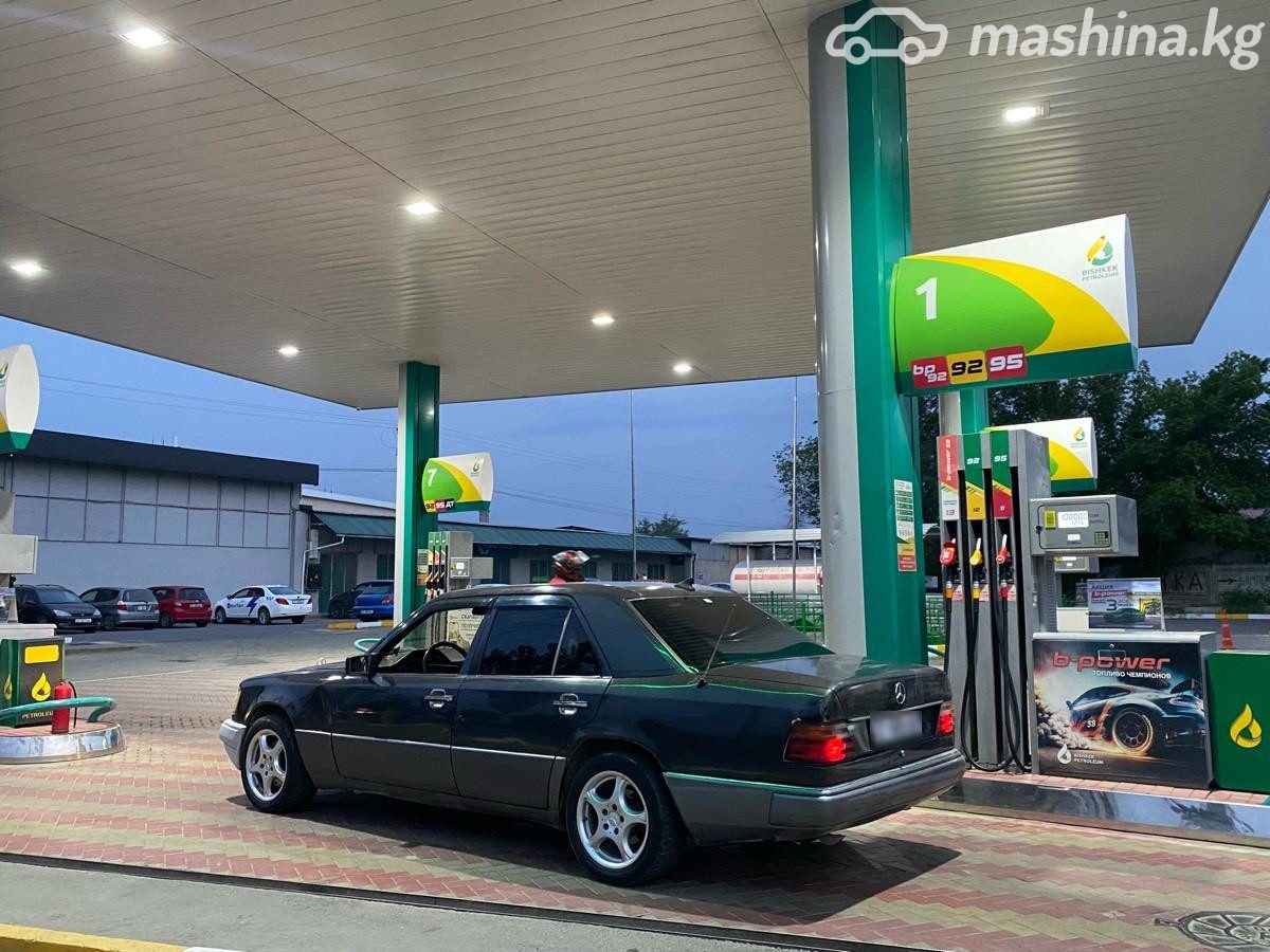 Mercedes-Benz W124