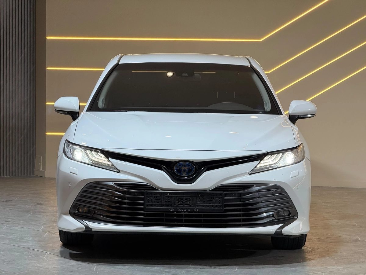Toyota Camry VIII (XV70) 2019