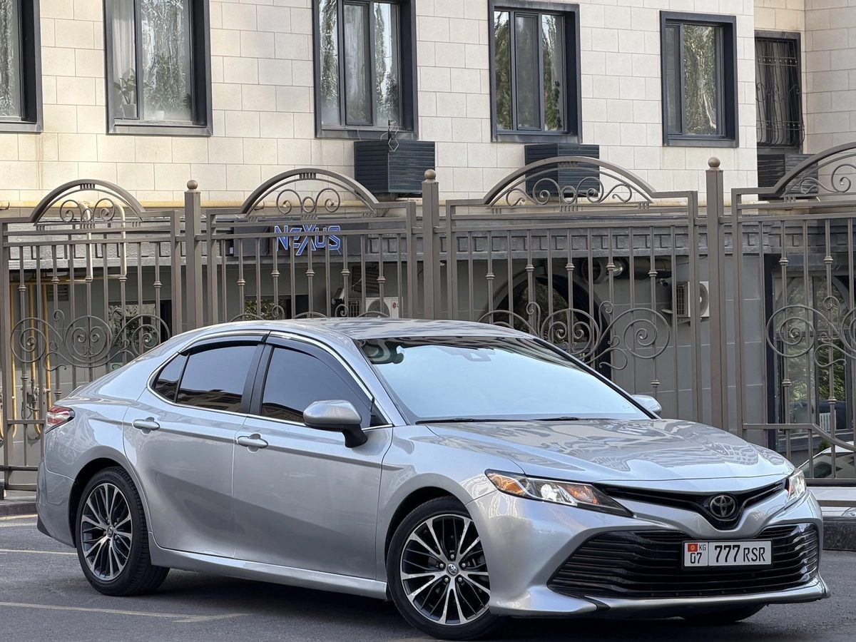 Toyota Camry VIII (XV70) 2018