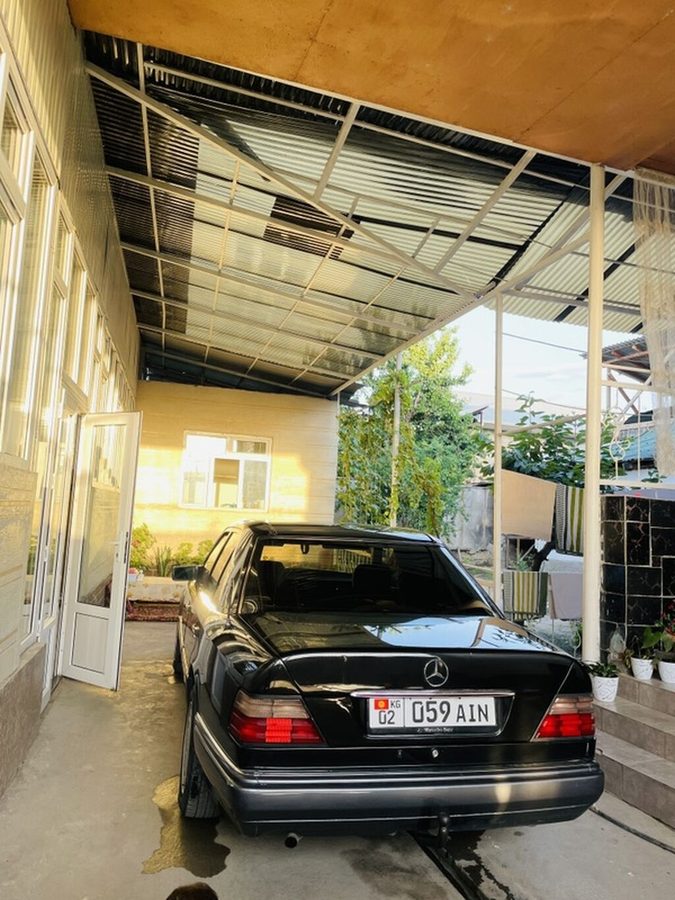 Mercedes-Benz W124