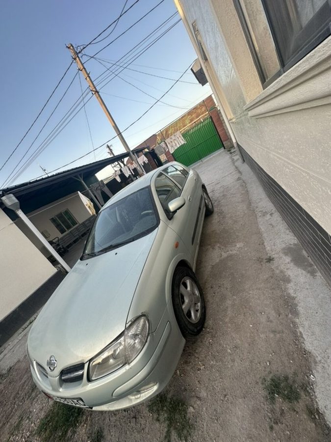 Nissan Almera
