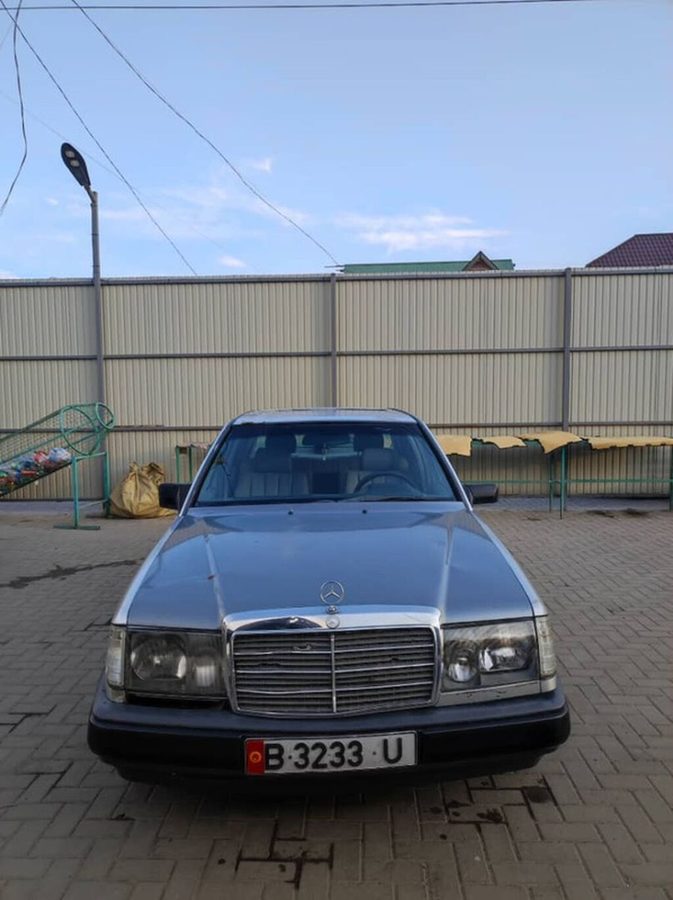 Mercedes-Benz W124