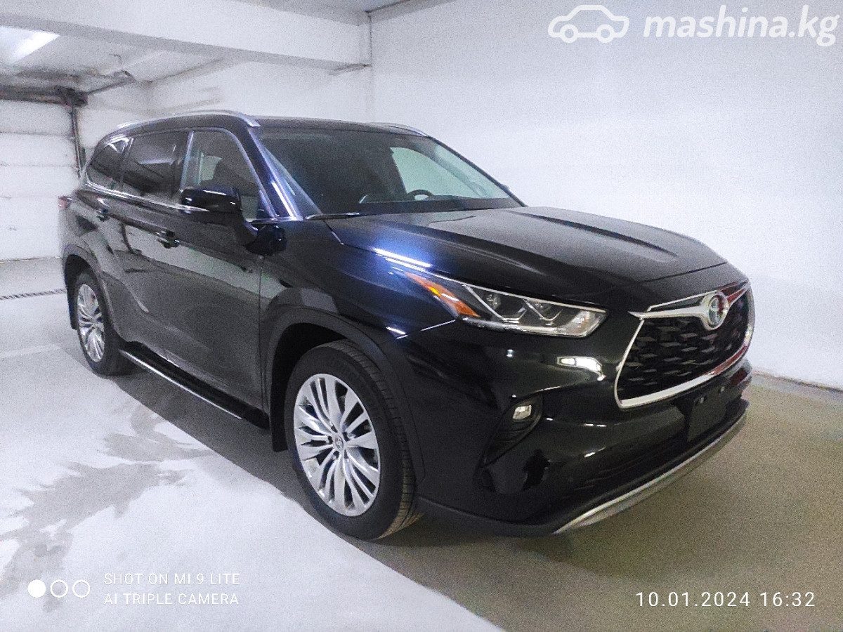 Toyota Highlander IV (U70)