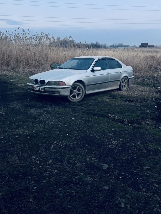BMW 528