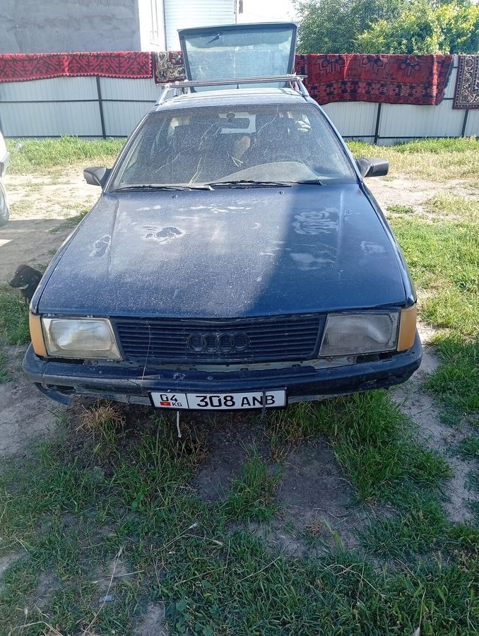 Audi 100