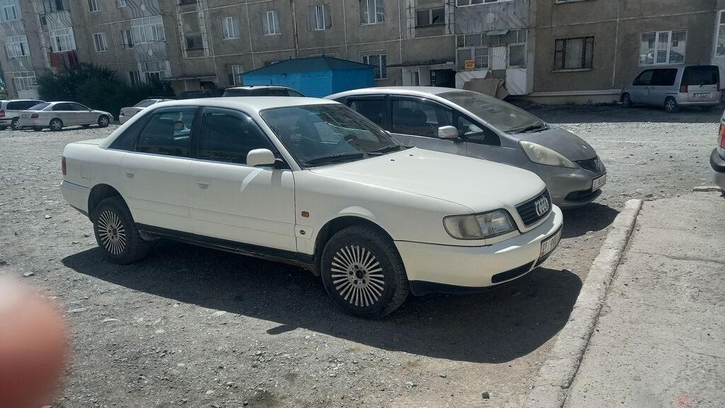 Audi 100
