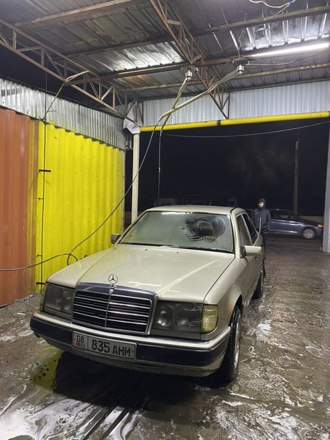 Mercedes-Benz W124