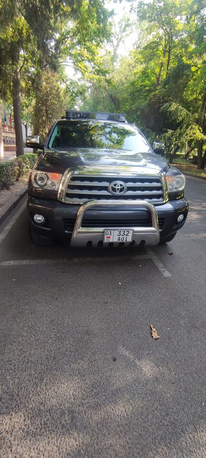 Toyota Sequoia