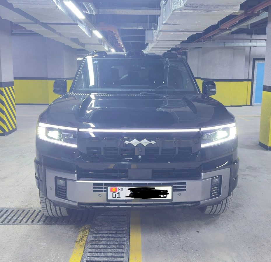 BYD FangChengBao Leopard 8 2025
