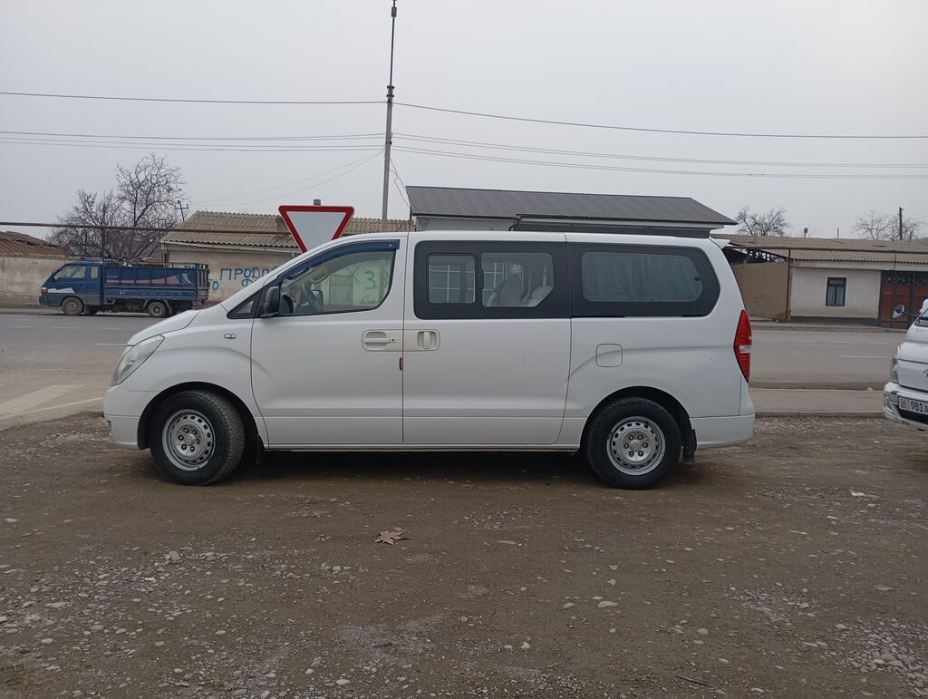 Hyundai H-1