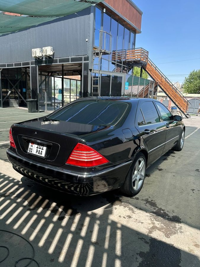Mercedes-Benz S-Class