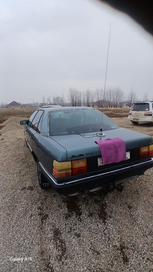 Audi 100