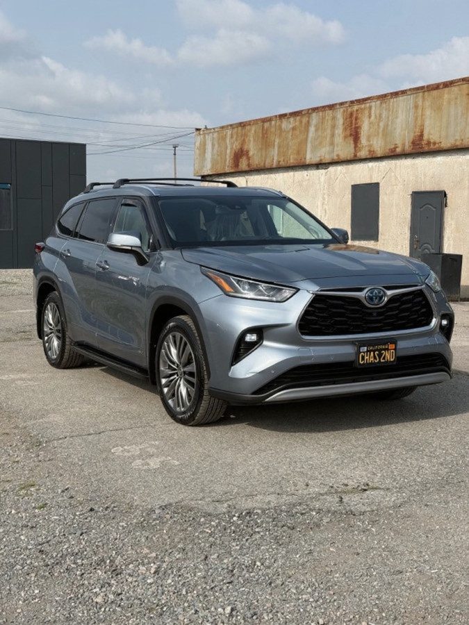 Toyota Highlander IV (U70)