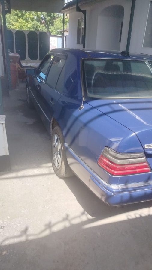 Mercedes-Benz W124