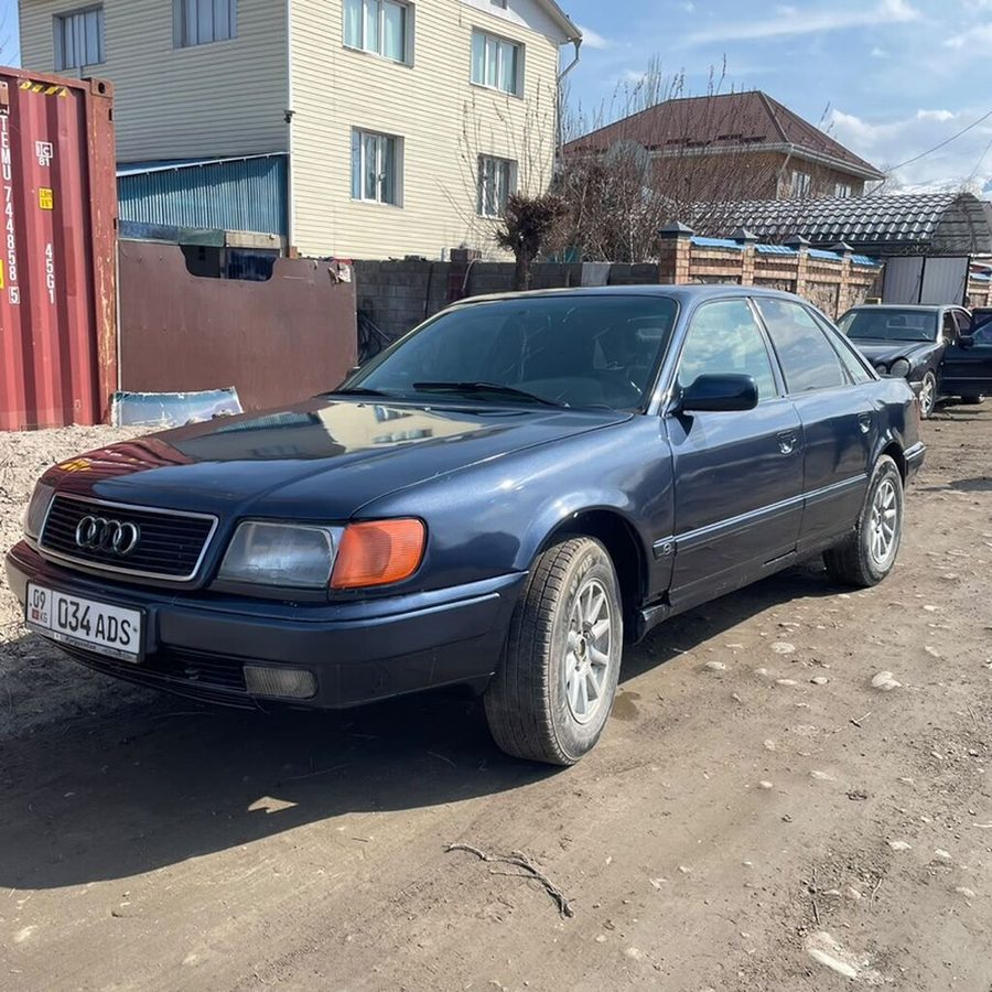 Audi 100