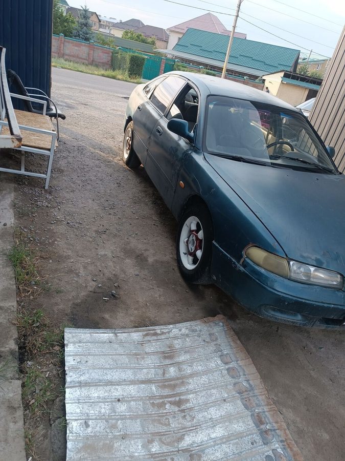 Mazda 323
