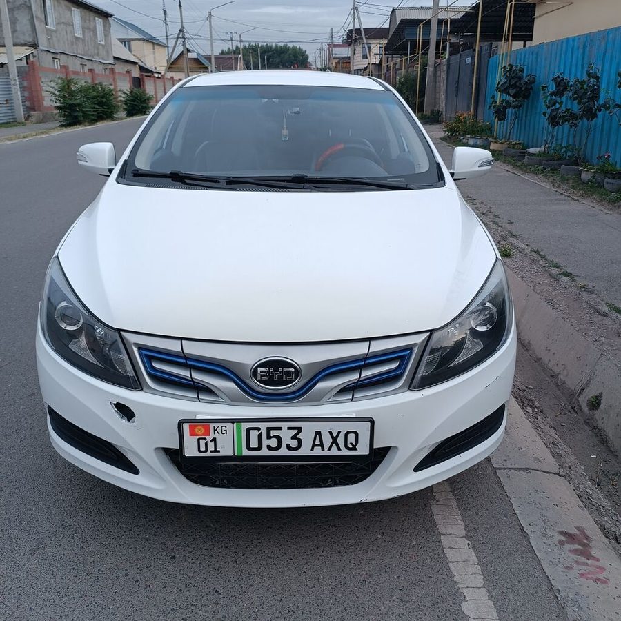 BYD E5