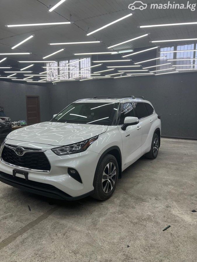 Toyota Highlander IV (U70)