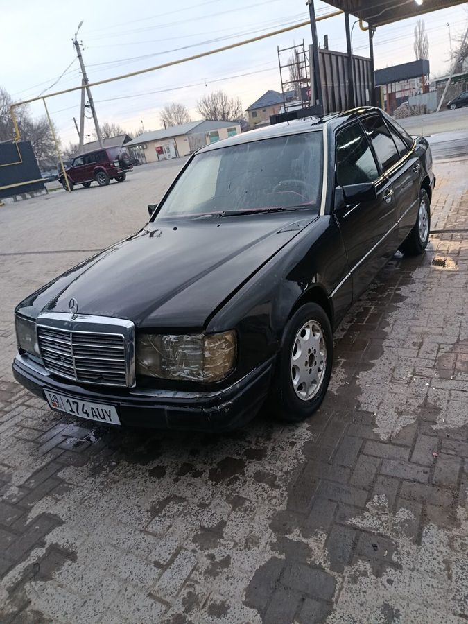 Mercedes-Benz W124