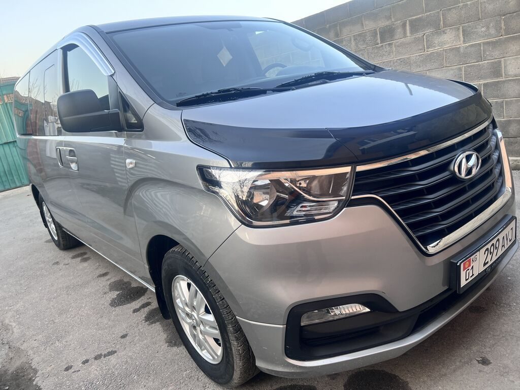 Hyundai Starex