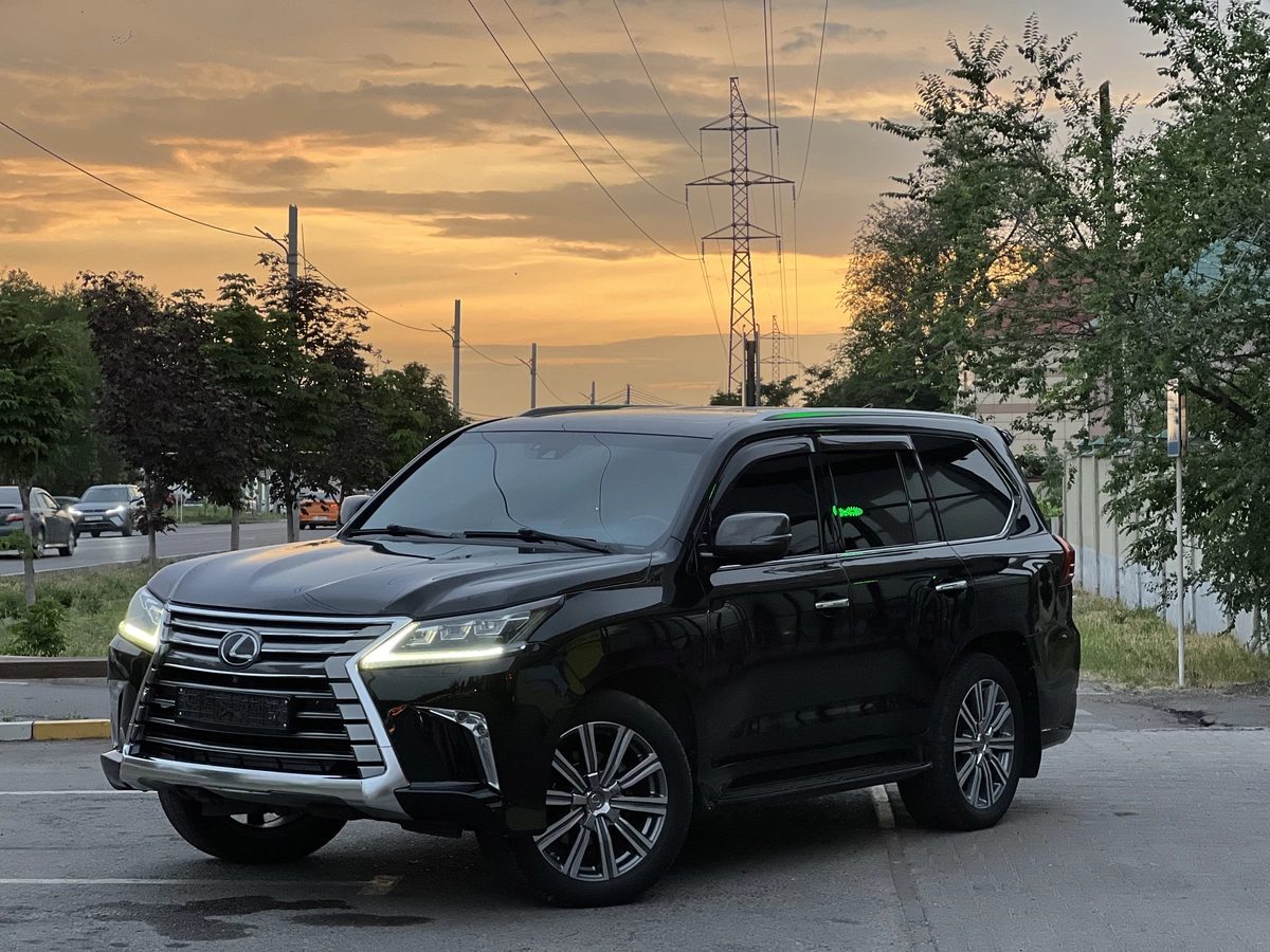 Lexus LX III Рестайлинг 2 2017