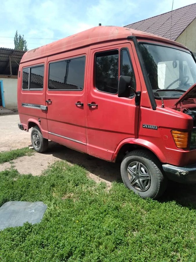 Mercedes-Benz 