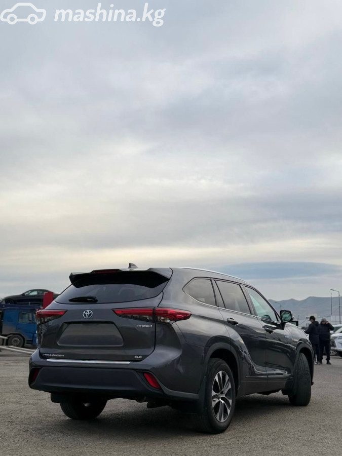 Toyota Highlander IV (U70)