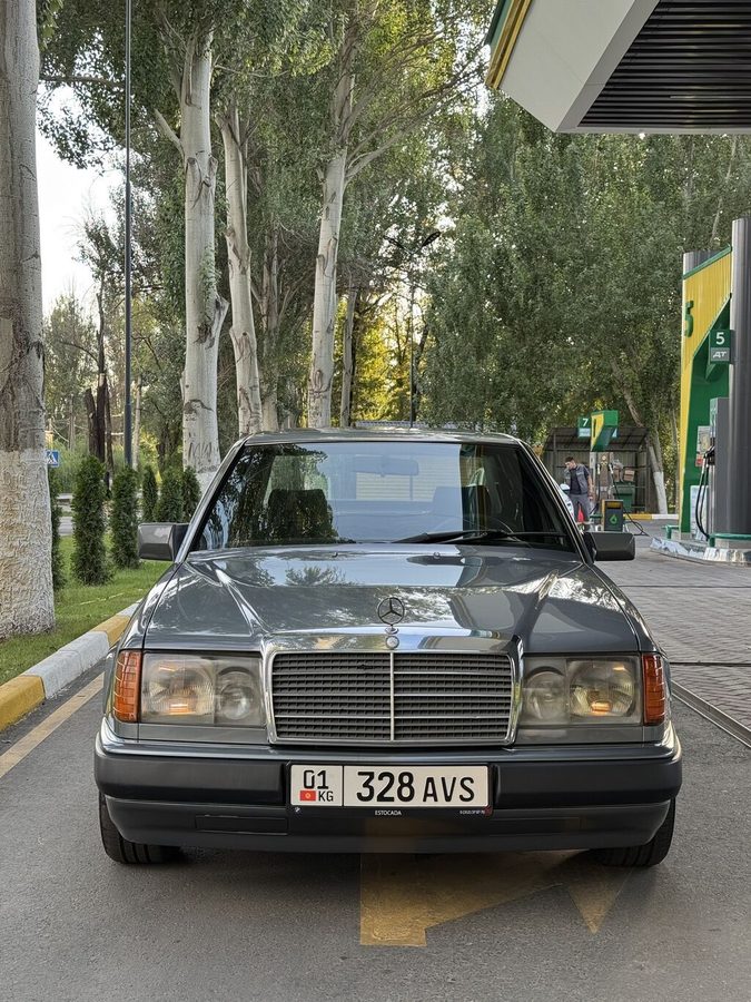 Mercedes-Benz W124