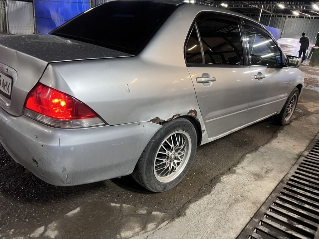Mitsubishi Lancer