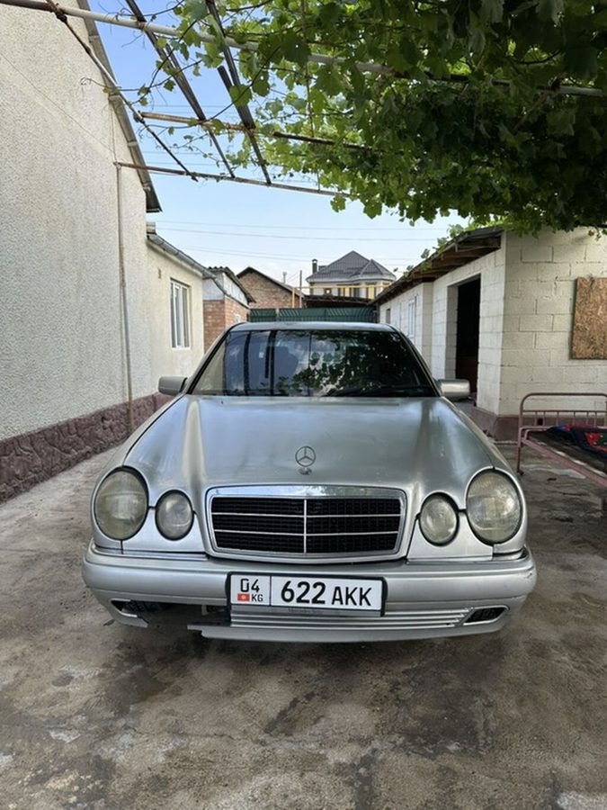 Mercedes-Benz 