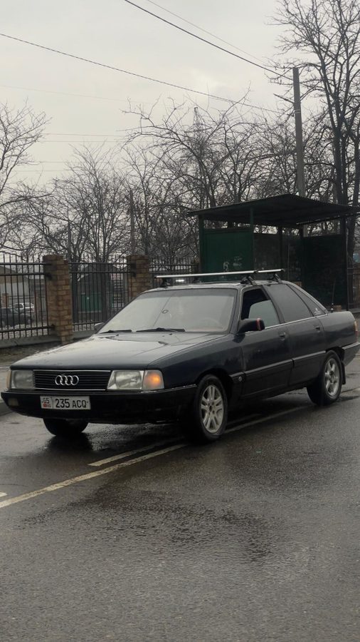 Audi 100
