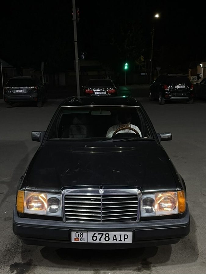 Mercedes-Benz W124