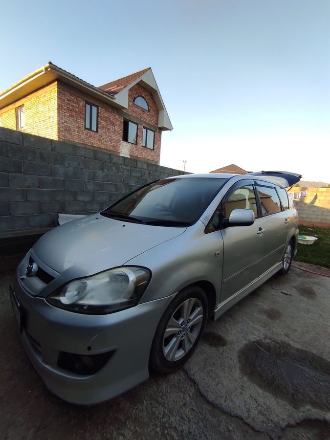 Toyota Ipsum
