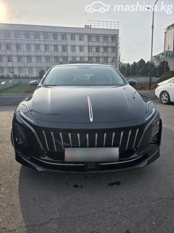 Hongqi E-QM5