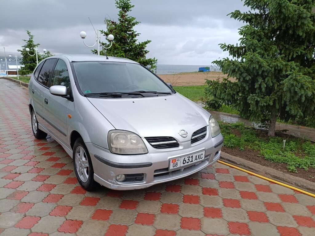 Nissan Almera Tino
