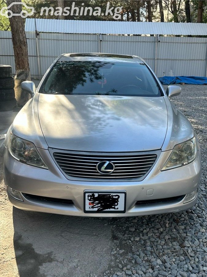 Lexus LS IV