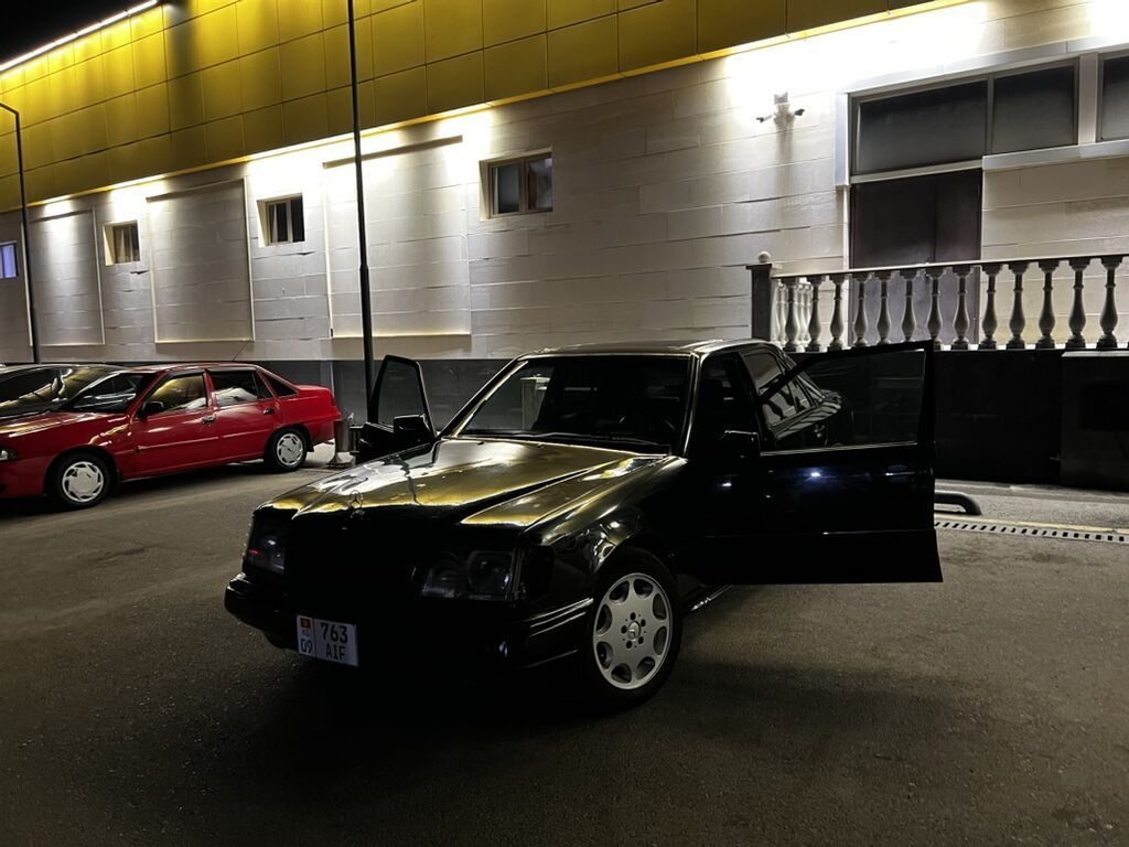 Mercedes-Benz W124